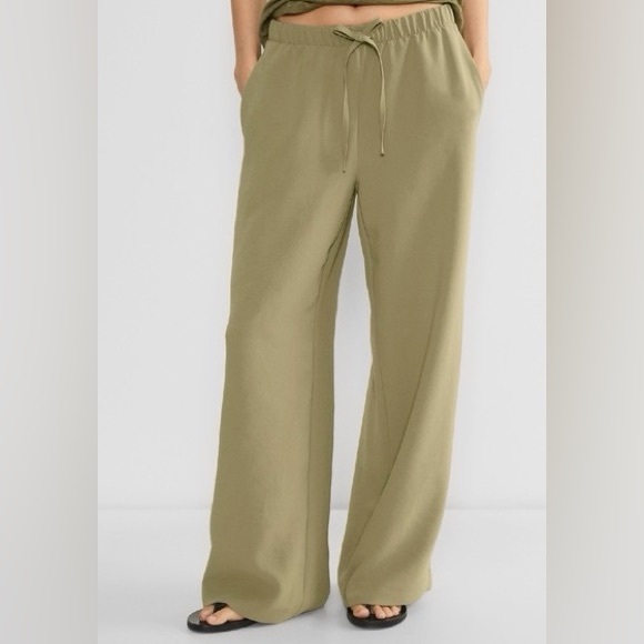 Aritzia Pants - Aritzia The Lodge Pant™ - Crepette™